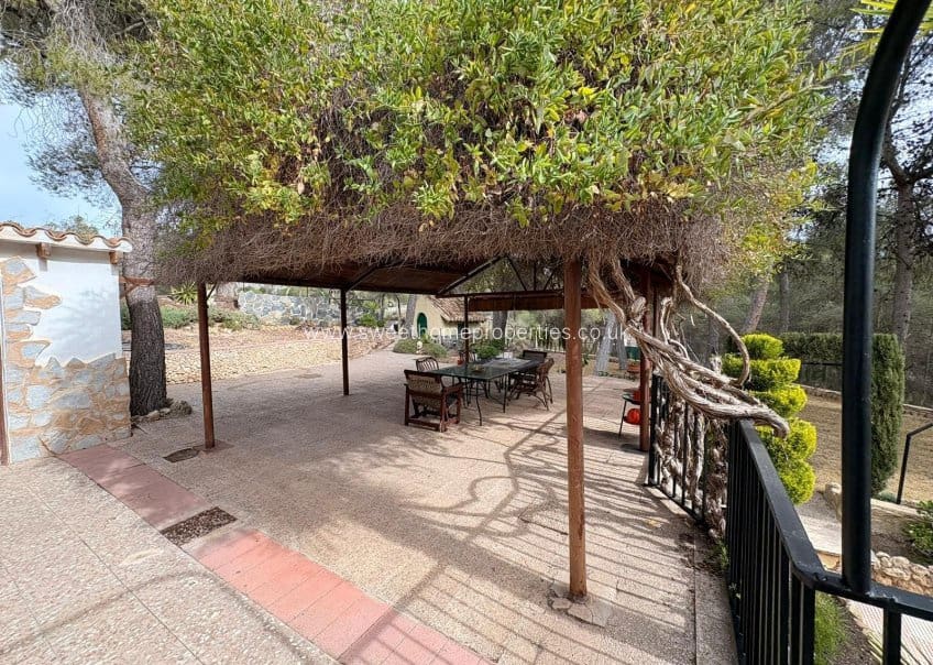 4 soveværelse Finca/Landehus til salg i Sax med swimmingpool - € 315.000 (Ref: 9720815)