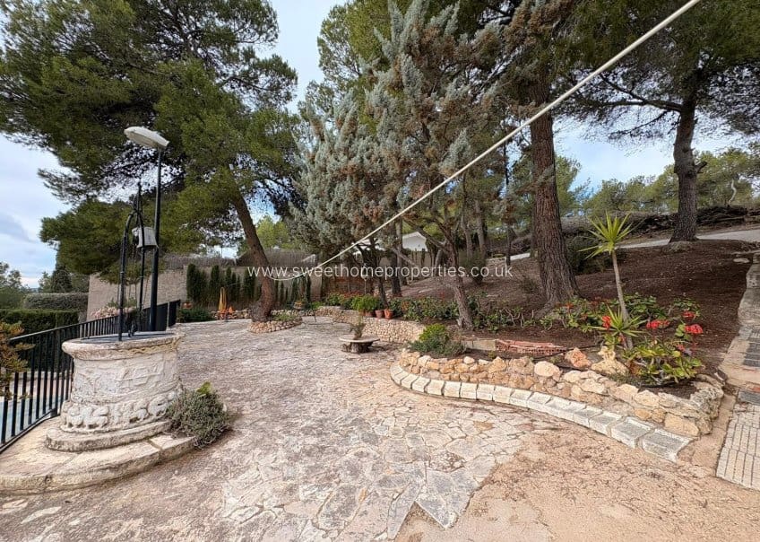 4 soveværelse Finca/Landehus til salg i Sax med swimmingpool - € 315.000 (Ref: 9720815)