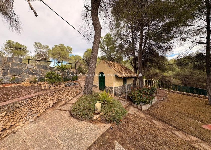 4 soveværelse Finca/Landehus til salg i Sax med swimmingpool - € 315.000 (Ref: 9720815)