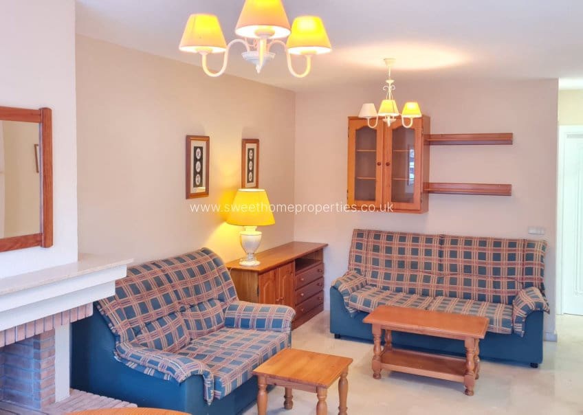 2 quarto Casa em Banda para venda em Villamartin com piscina - 229 000 € (Ref: 9730446)