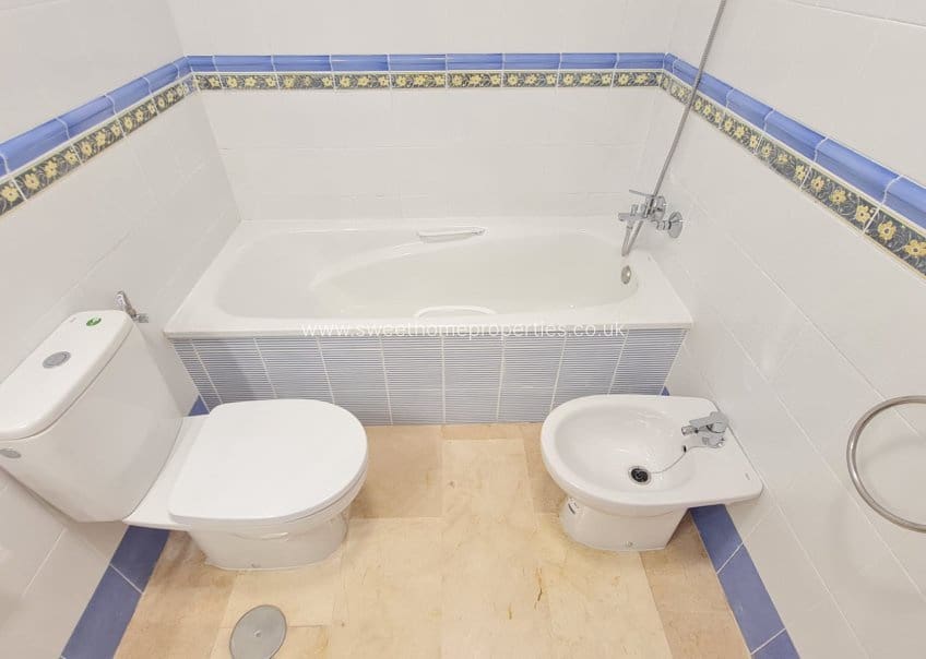 2 quarto Casa em Banda para venda em Villamartin com piscina - 229 000 € (Ref: 9730446)