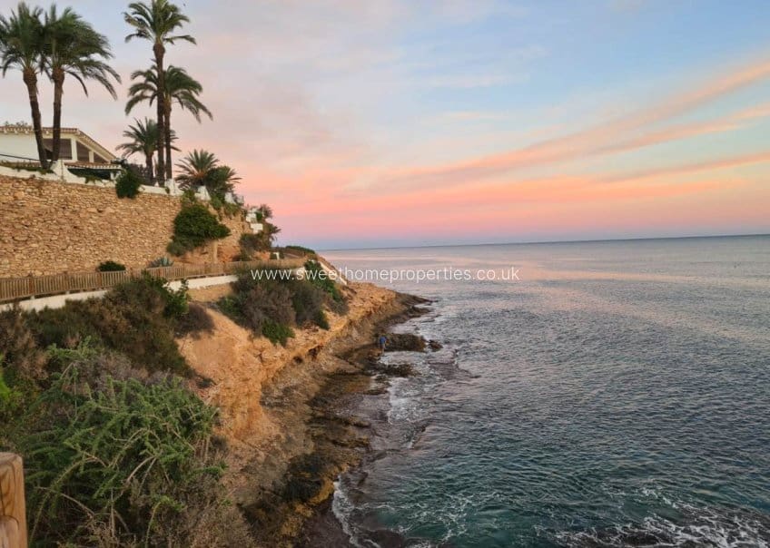 2 quarto Casa em Banda para venda em Villamartin com piscina - 229 000 € (Ref: 9730446)