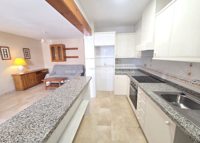 2 bedroom Townhouse for sale in Villamartin with pool - € 215,000 (Ref: 9730446)