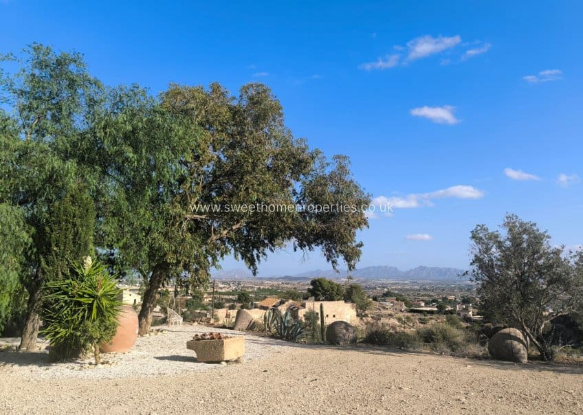 5 bedroom Finca/Country House for sale in Fortuna with pool - € 245,000 (Ref: 9733879)