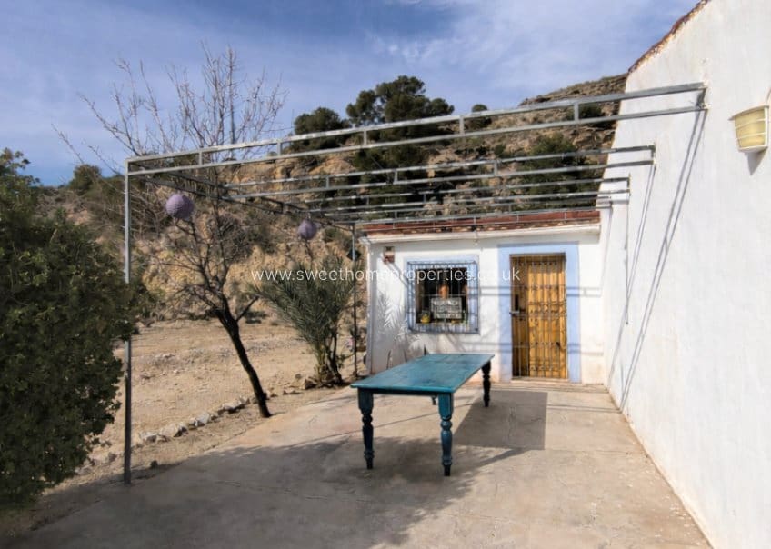 5 bedroom Finca/Country House for sale in Fortuna with pool - € 245,000 (Ref: 9733879)