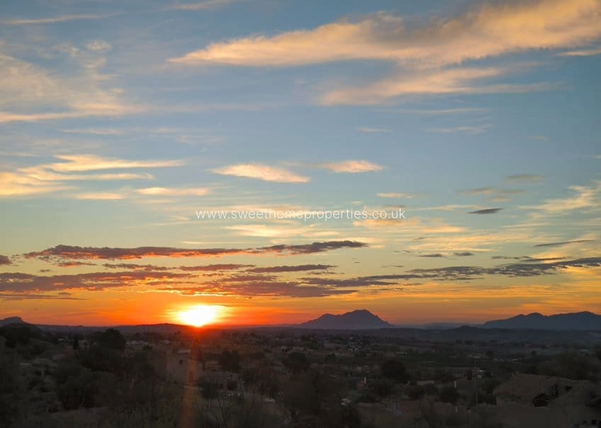 5 bedroom Finca/Country House for sale in Fortuna with pool - € 245,000 (Ref: 9733879)