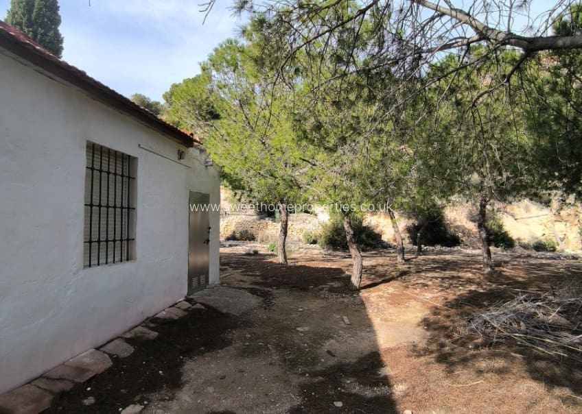5 bedroom Finca/Country House for sale in Fortuna with pool - € 245,000 (Ref: 9733879)