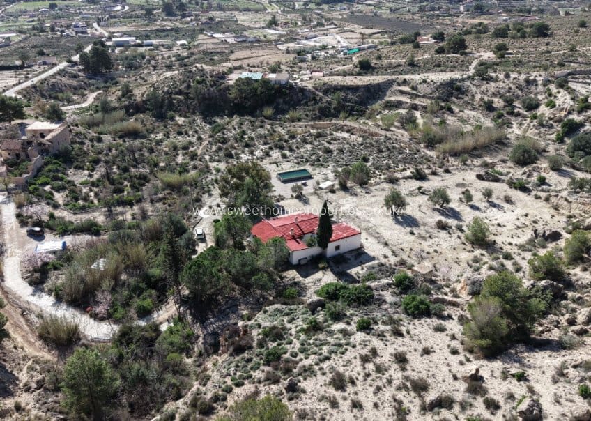 5 bedroom Finca/Country House for sale in Fortuna with pool - € 245,000 (Ref: 9733879)