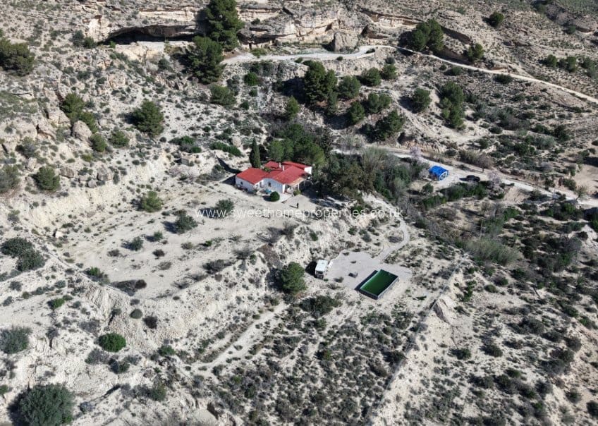 5 bedroom Finca/Country House for sale in Fortuna with pool - € 245,000 (Ref: 9733879)