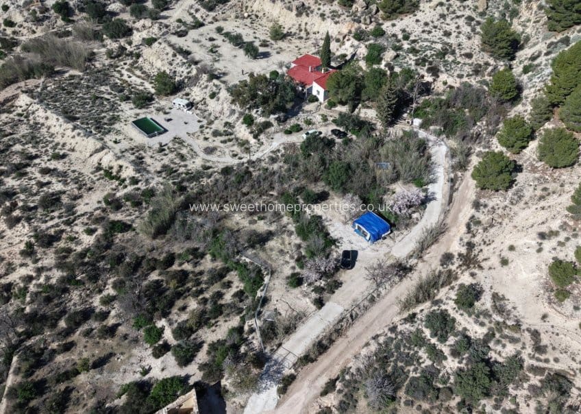 5 bedroom Finca/Country House for sale in Fortuna with pool - € 245,000 (Ref: 9733879)