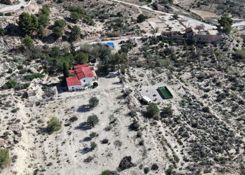 5 bedroom Finca/Country House for sale in Fortuna with pool - € 245,000 (Ref: 9733879)