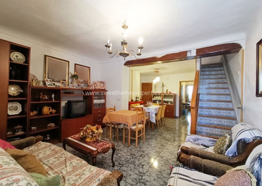 4 soveværelse Byhus til salg i Hondon de los Frailes - € 120.000 (Ref: 9783528)