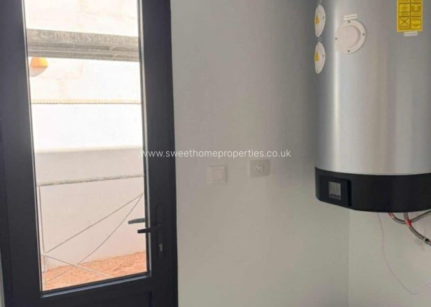 3 soverom Villa til salgs i La Romana med svømmebasseng garasje - € 270 000 (Ref: 9789743)