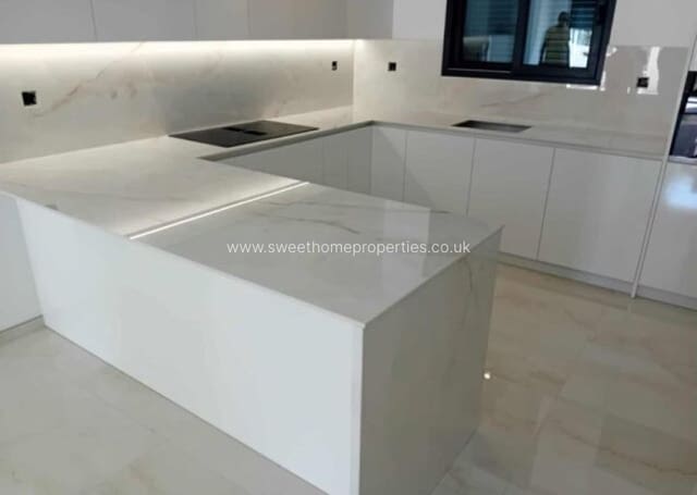 3 soverom Villa til salgs i La Romana med svømmebasseng garasje - € 270 000 (Ref: 9789743)