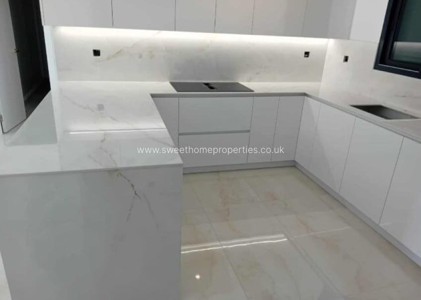 3 soverom Villa til salgs i La Romana med svømmebasseng garasje - € 270 000 (Ref: 9789743)