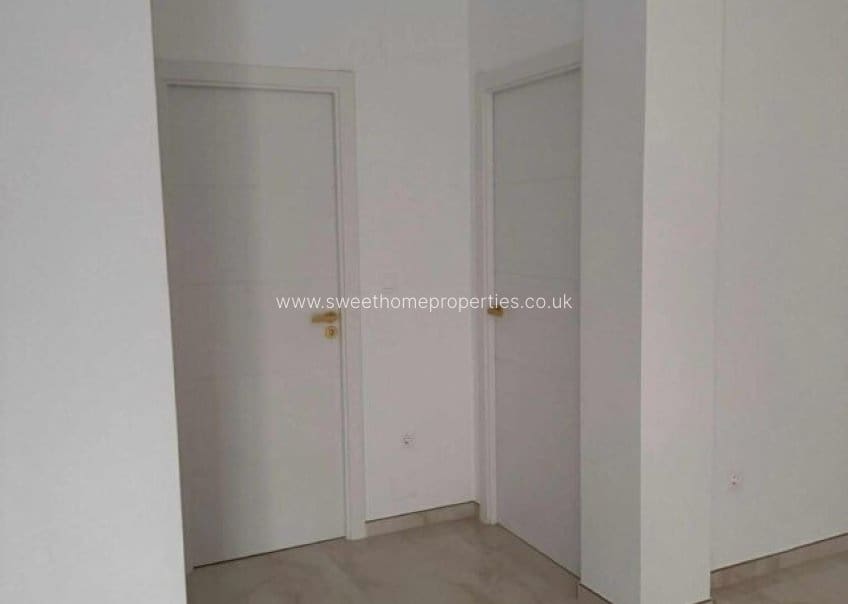 3 soverom Villa til salgs i La Romana med svømmebasseng garasje - € 270 000 (Ref: 9789743)