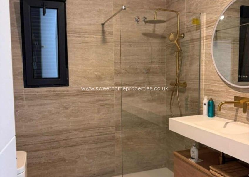 3 soverom Villa til salgs i La Romana med svømmebasseng garasje - € 270 000 (Ref: 9789743)