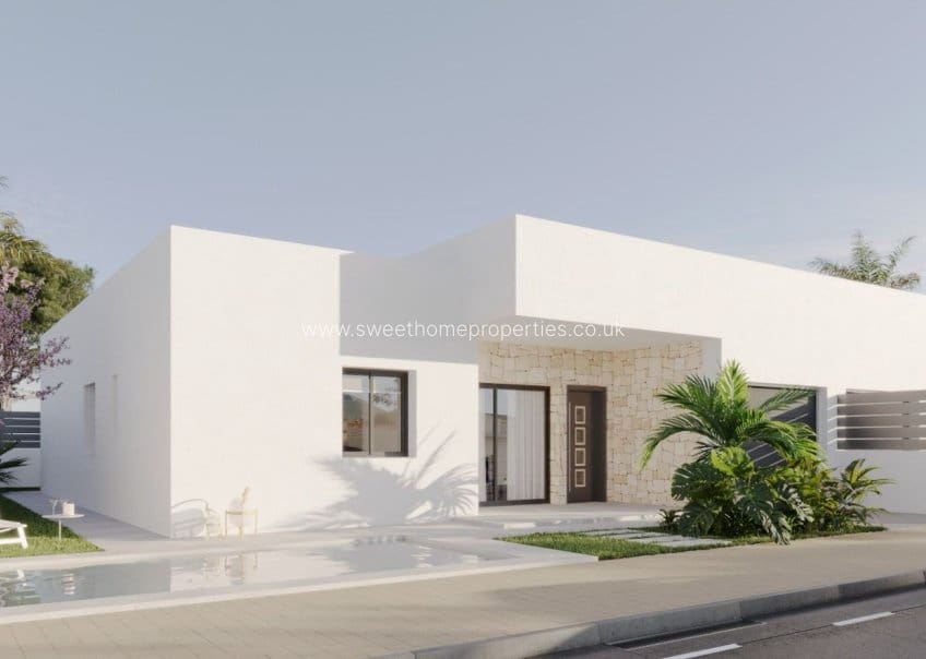 3 soverom Villa til salgs i La Romana med svømmebasseng garasje - € 270 000 (Ref: 9789743)