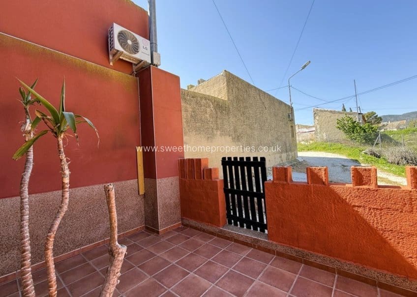 Casa de 2 habitaciones en Pinoso en venta - 99.950 € (Ref: 9805667)