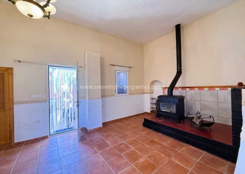 Casa de 2 habitaciones en Pinoso en venta - 99.950 € (Ref: 9805667)