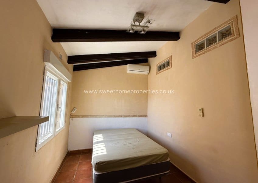 Casa de 2 habitaciones en Pinoso en venta - 99.950 € (Ref: 9805667)