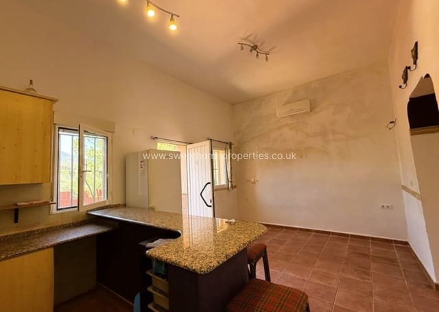 Casa de 2 habitaciones en Pinoso en venta - 99.950 € (Ref: 9805667)