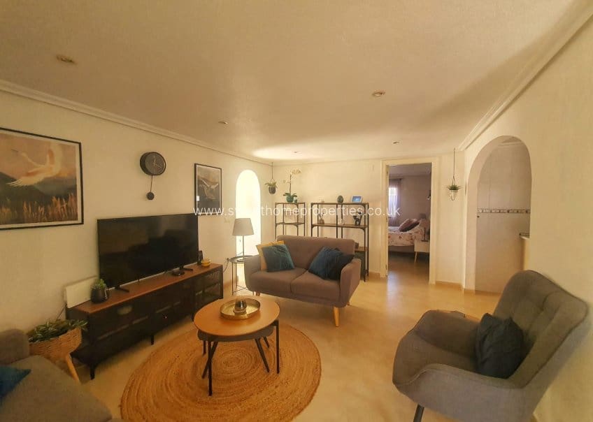 5 sypialnia Willa na sprzedaż w Villamartin z basenem garażem - 499 950 € (Ref: 9805668)