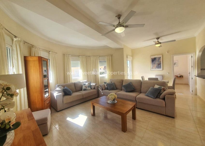 5 sypialnia Willa na sprzedaż w Villamartin z basenem garażem - 499 950 € (Ref: 9805668)