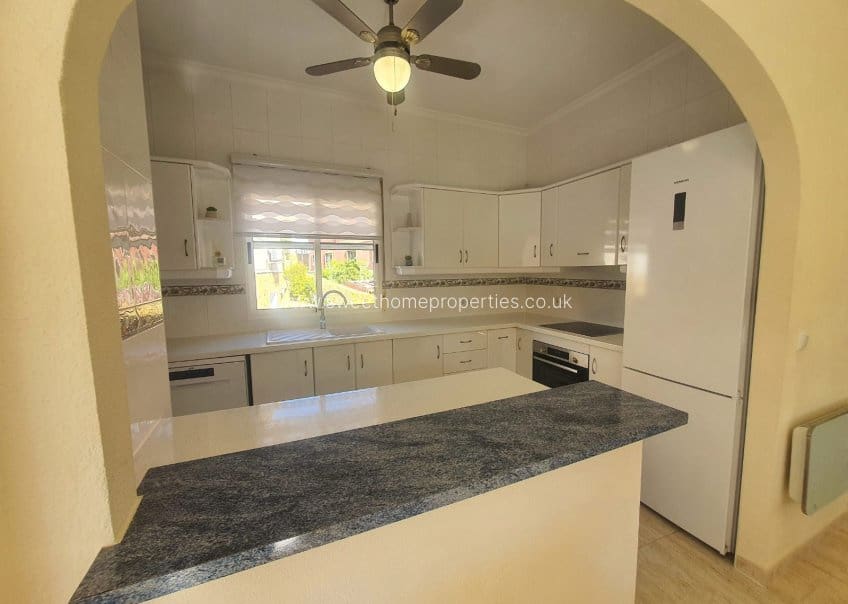 5 sypialnia Willa na sprzedaż w Villamartin z basenem garażem - 499 950 € (Ref: 9805668)