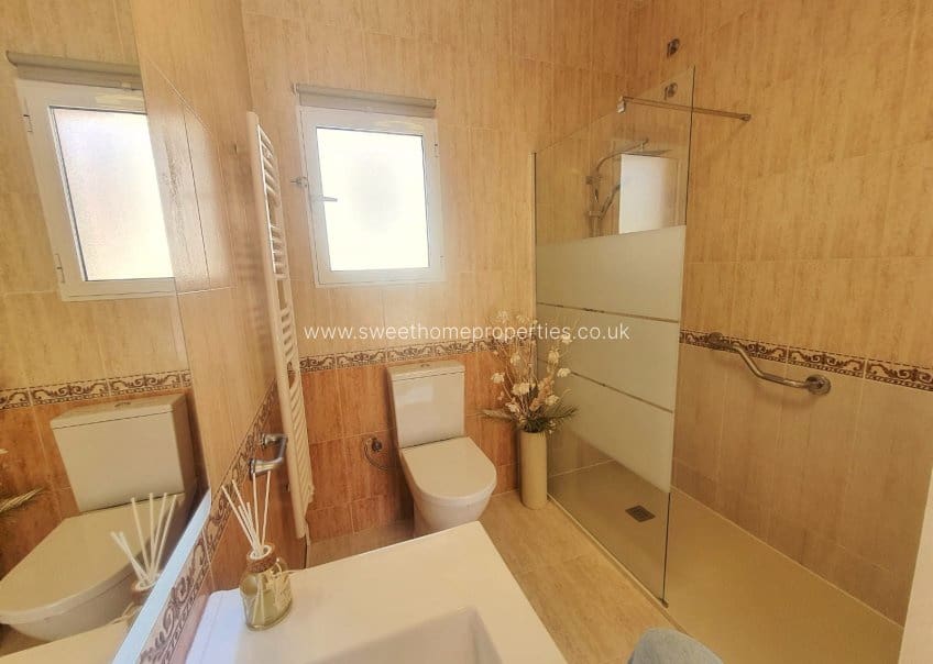 5 sypialnia Willa na sprzedaż w Villamartin z basenem garażem - 499 950 € (Ref: 9805668)