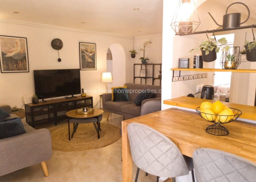 5 sypialnia Willa na sprzedaż w Villamartin z basenem garażem - 499 950 € (Ref: 9805668)