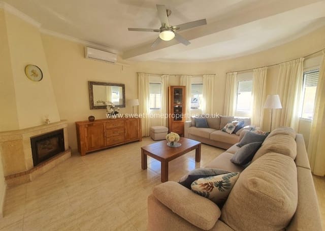 5 sypialnia Willa na sprzedaż w Villamartin, Orihuela z basenem garażem - 499 950 € (Ref: 9805668)