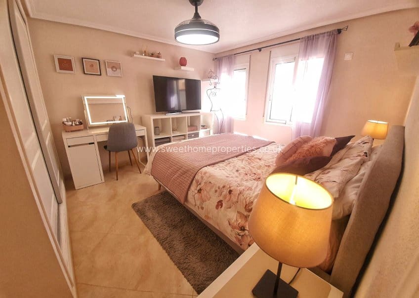 5 sypialnia Willa na sprzedaż w Villamartin z basenem garażem - 499 950 € (Ref: 9805668)