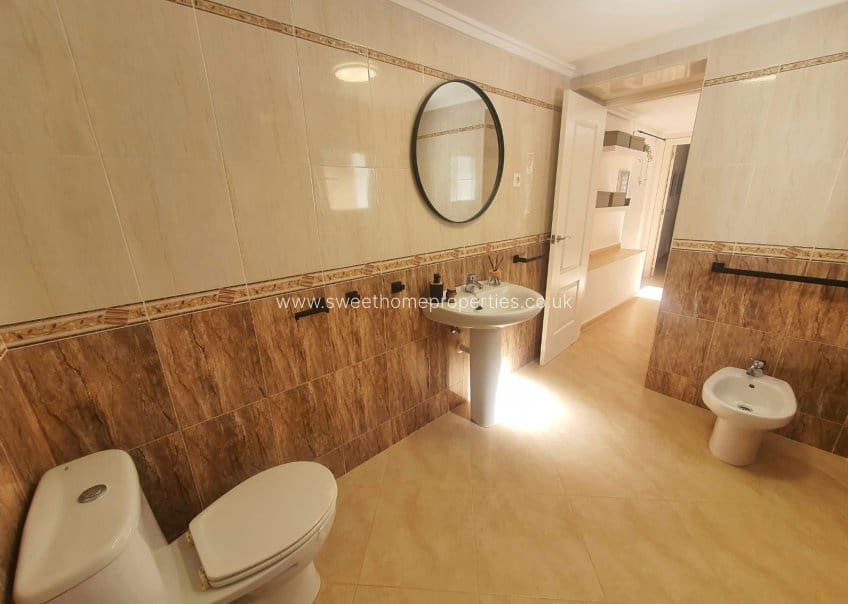 5 sypialnia Willa na sprzedaż w Villamartin z basenem garażem - 499 950 € (Ref: 9805668)