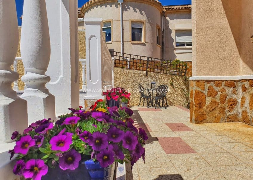 5 sypialnia Willa na sprzedaż w Villamartin z basenem garażem - 499 950 € (Ref: 9805668)