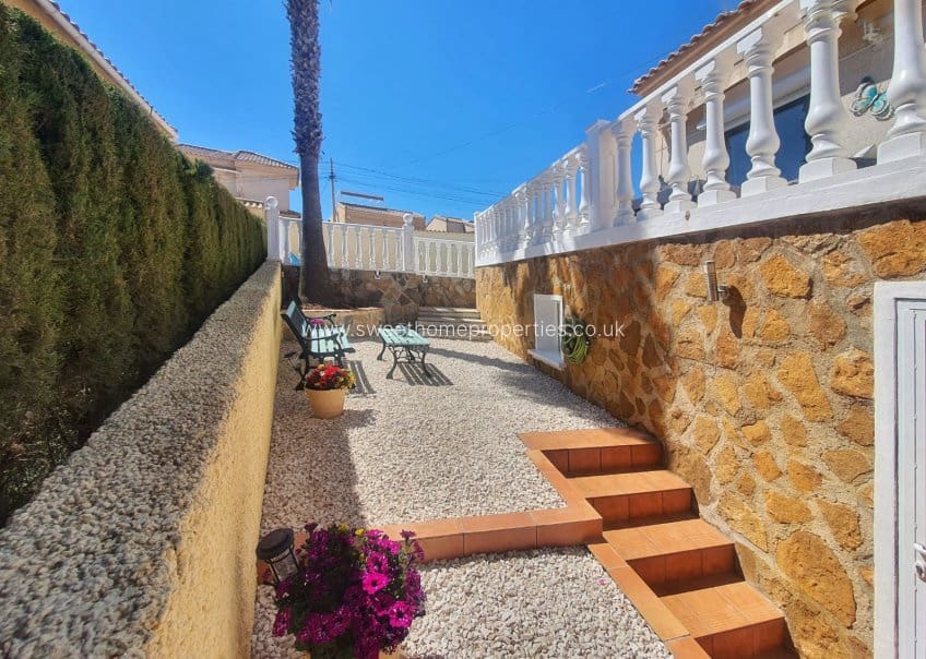 5 sypialnia Willa na sprzedaż w Villamartin z basenem garażem - 499 950 € (Ref: 9805668)