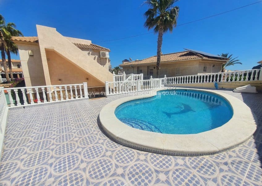 5 sypialnia Willa na sprzedaż w Villamartin z basenem garażem - 499 950 € (Ref: 9805668)