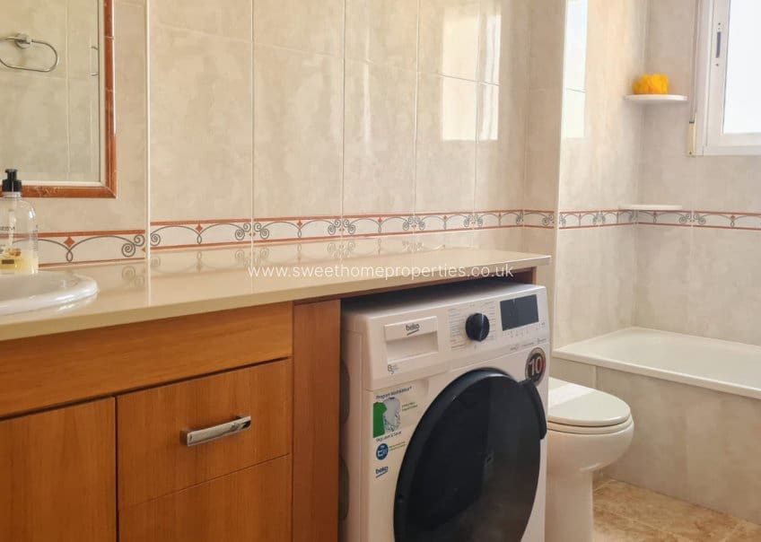 3 quarto Casa em Banda para venda em Villamartin com piscina garagem - 285 000 € (Ref: 9807392)