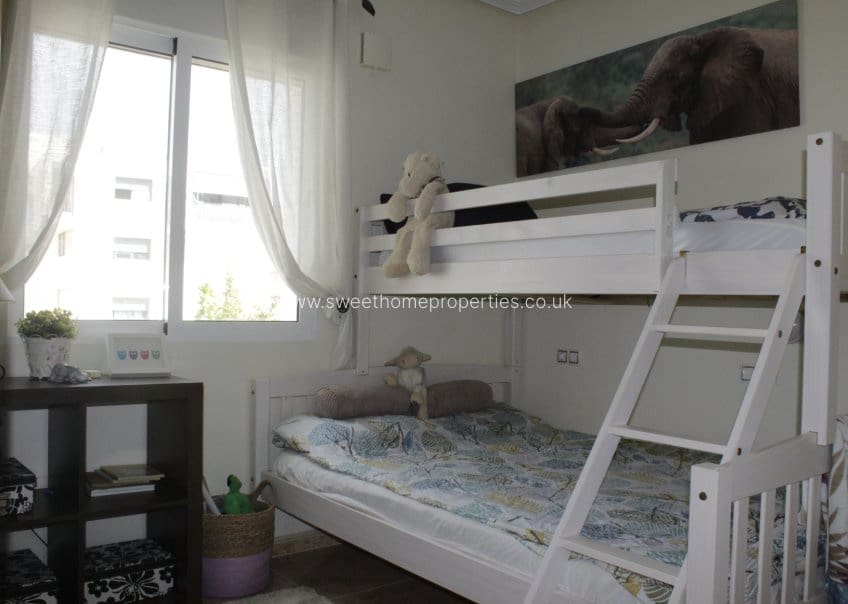 3 quarto Casa em Banda para venda em Villamartin com piscina garagem - 285 000 € (Ref: 9807392)