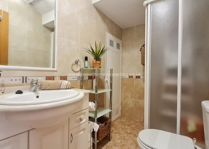 3 quarto Casa em Banda para venda em Villamartin com piscina garagem - 285 000 € (Ref: 9807392)