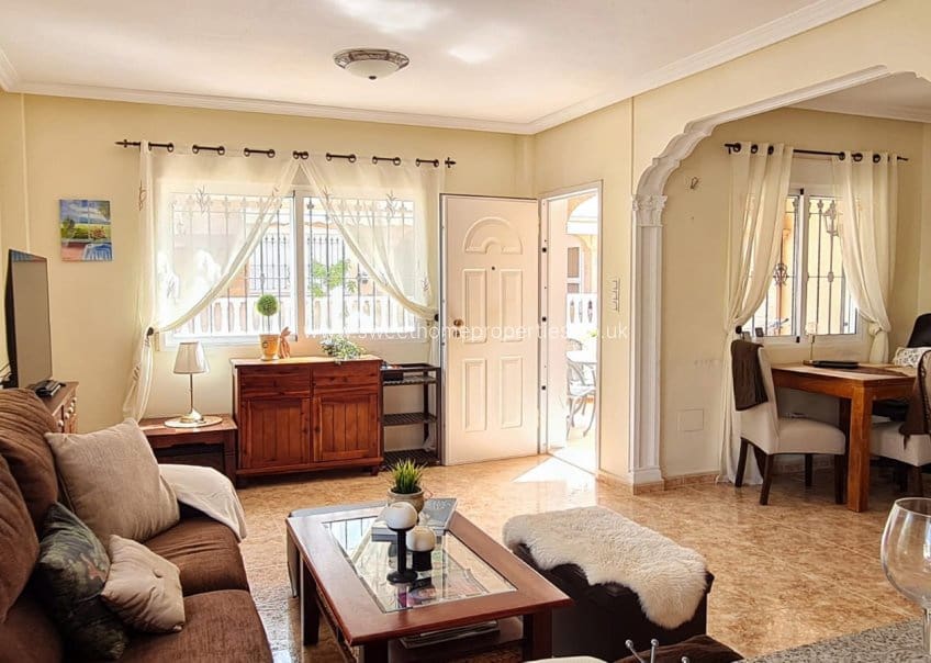 3 quarto Casa em Banda para venda em Villamartin com piscina garagem - 285 000 € (Ref: 9807392)