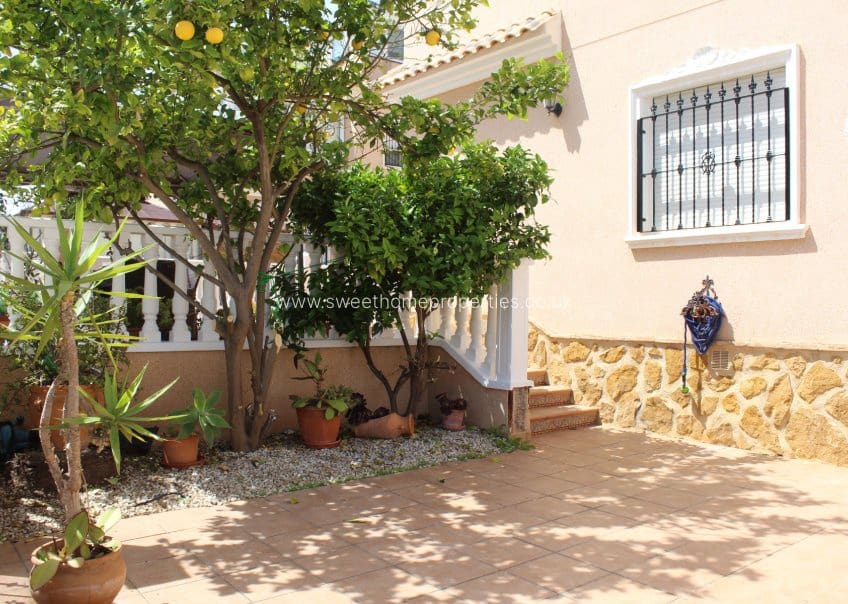 3 quarto Casa em Banda para venda em Villamartin com piscina garagem - 285 000 € (Ref: 9807392)