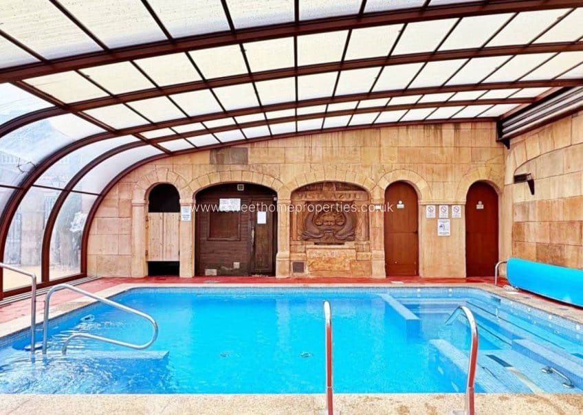 3 quarto Casa em Banda para venda em Villamartin com piscina garagem - 285 000 € (Ref: 9807392)