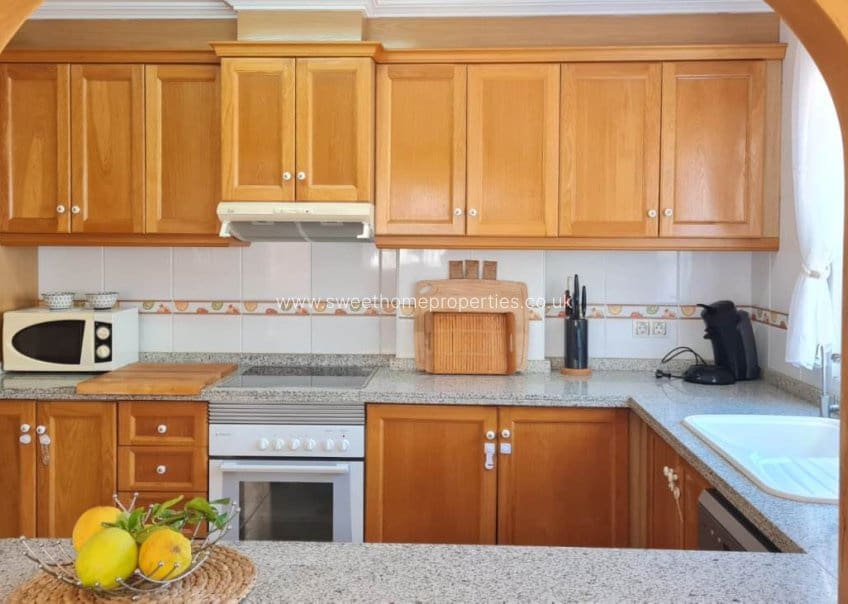 3 bedroom Townhouse for sale in Villamartin with pool garage - € 255,000 (Ref: 9807392)