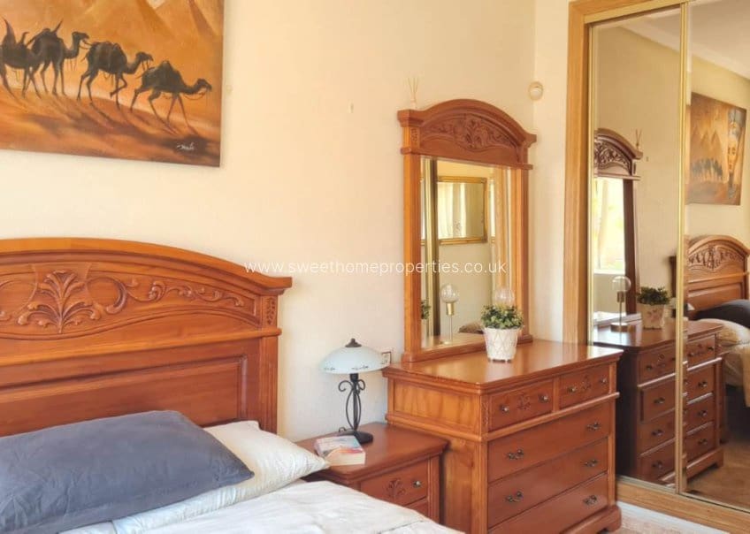 3 bedroom Townhouse for sale in Villamartin with pool garage - € 255,000 (Ref: 9807392)