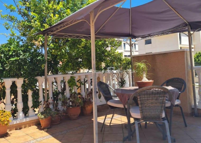 3 bedroom Townhouse for sale in Villamartin with pool garage - € 255,000 (Ref: 9807392)