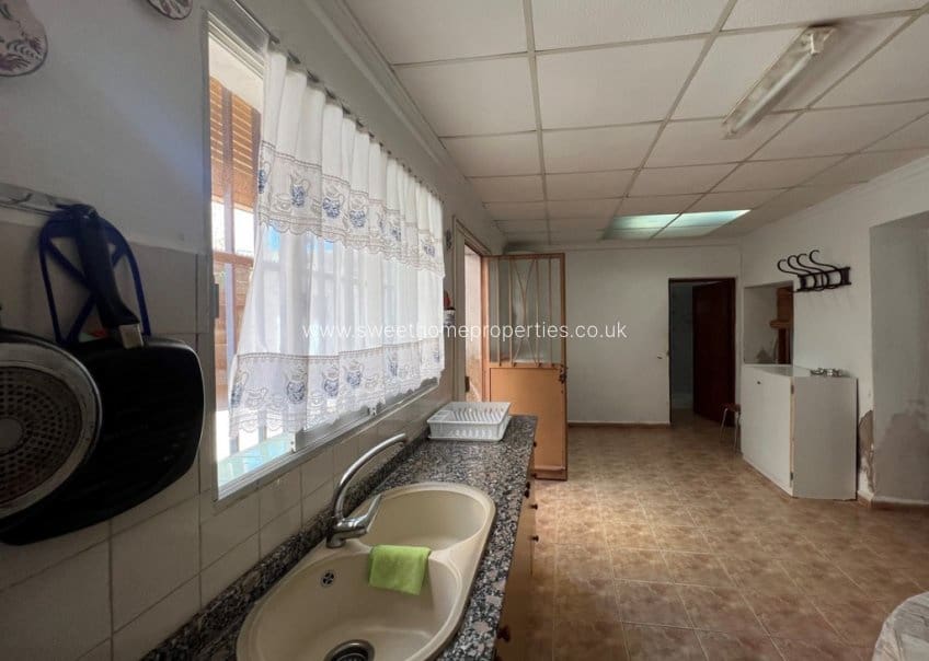Casa de 5 habitaciones en Pinoso en venta - 83.000 € (Ref: 9809774)