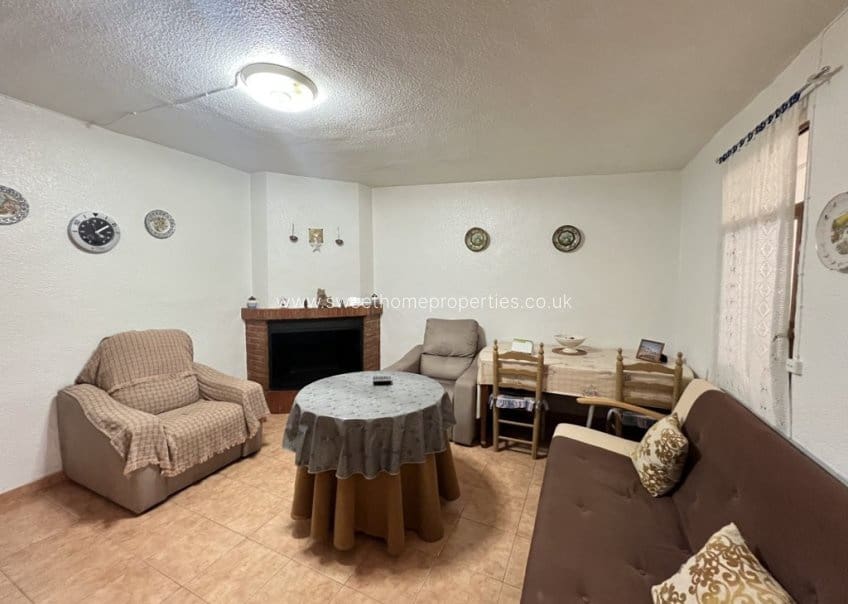 Casa de 5 habitaciones en Pinoso en venta - 83.000 € (Ref: 9809774)