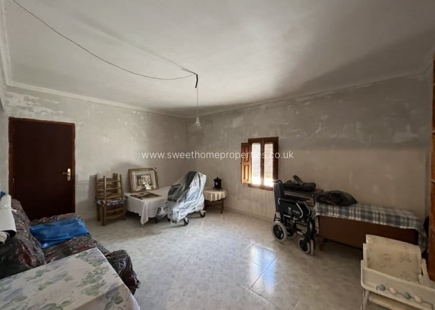 Casa de 5 habitaciones en Pinoso en venta - 83.000 € (Ref: 9809774)