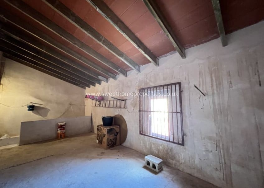 Casa de 5 habitaciones en Pinoso en venta - 83.000 € (Ref: 9809774)